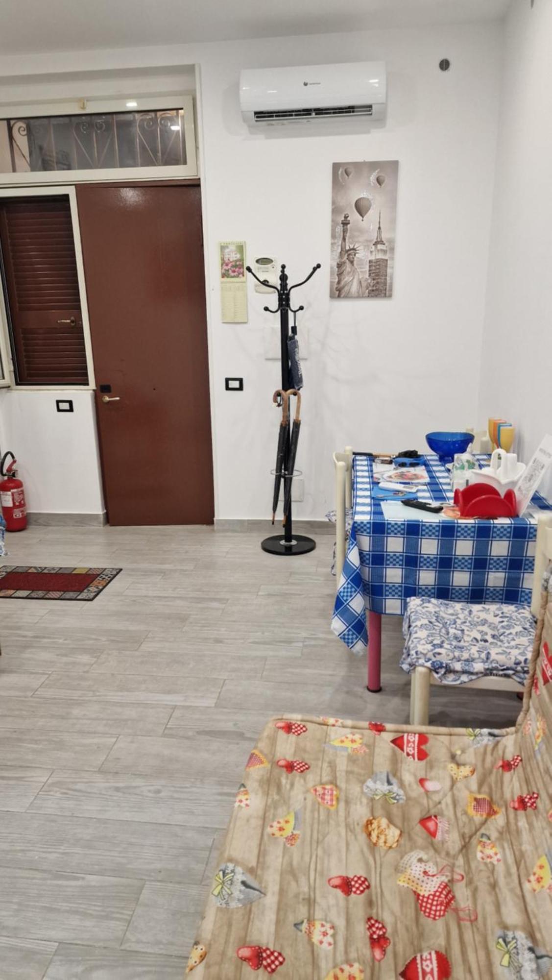Appartamento Intero Casa Vacanze Espo Napoli Bagian luar foto