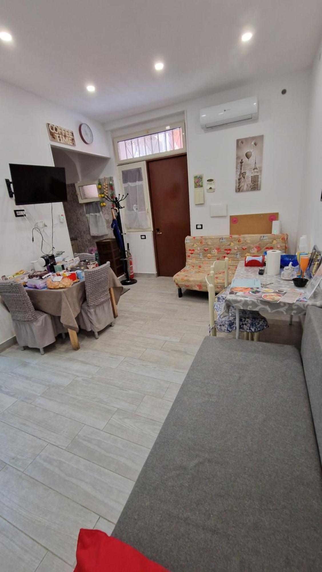 Appartamento Intero Casa Vacanze Espo Napoli Bagian luar foto