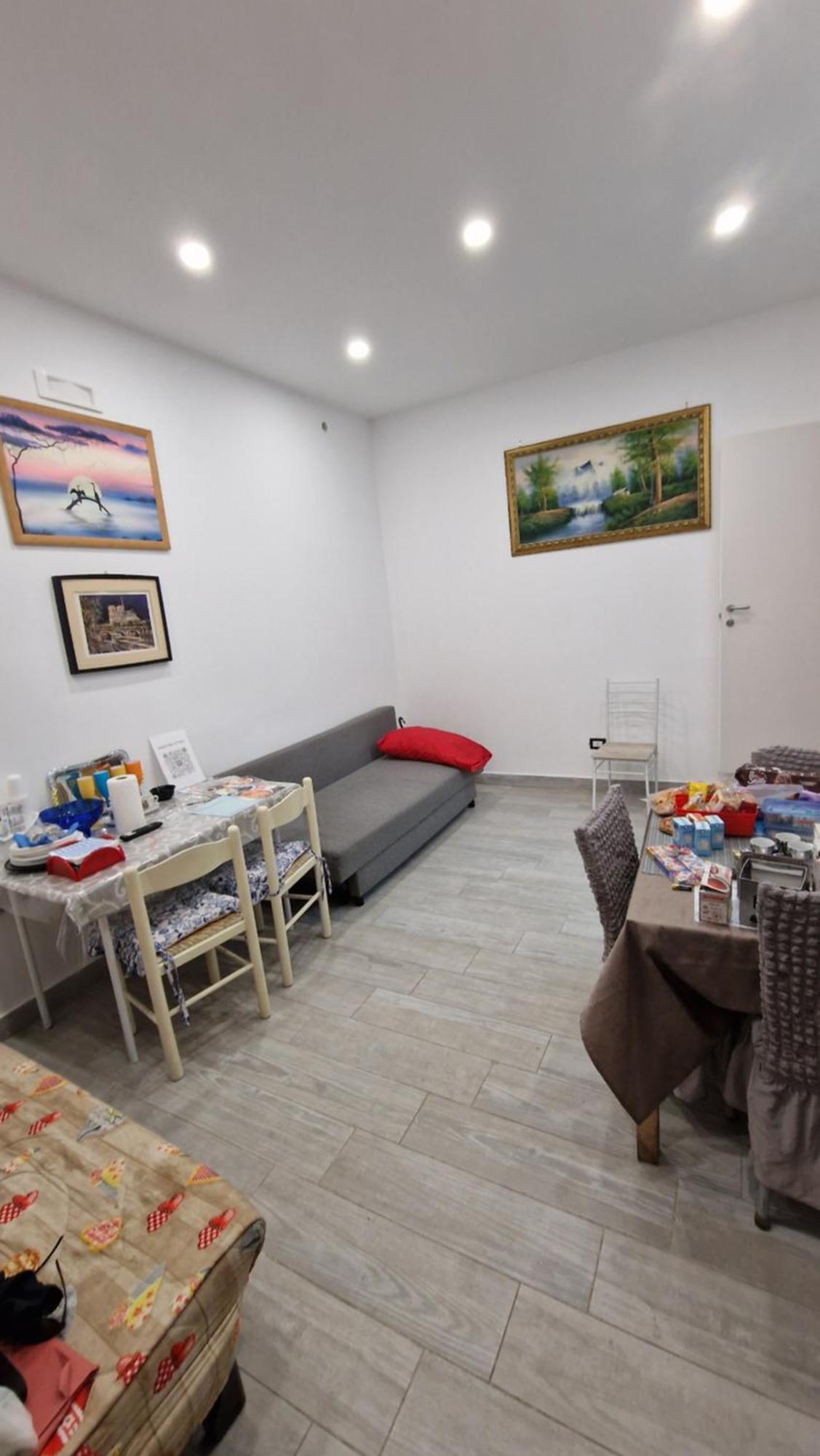 Appartamento Intero Casa Vacanze Espo Napoli Bagian luar foto